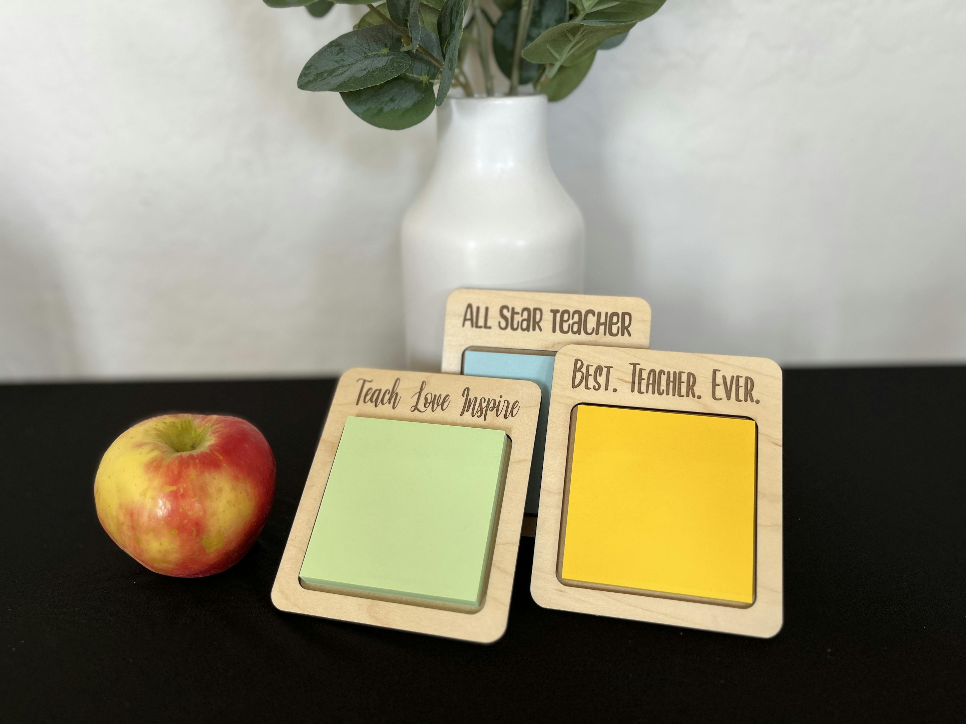 Customizable post it note holder
