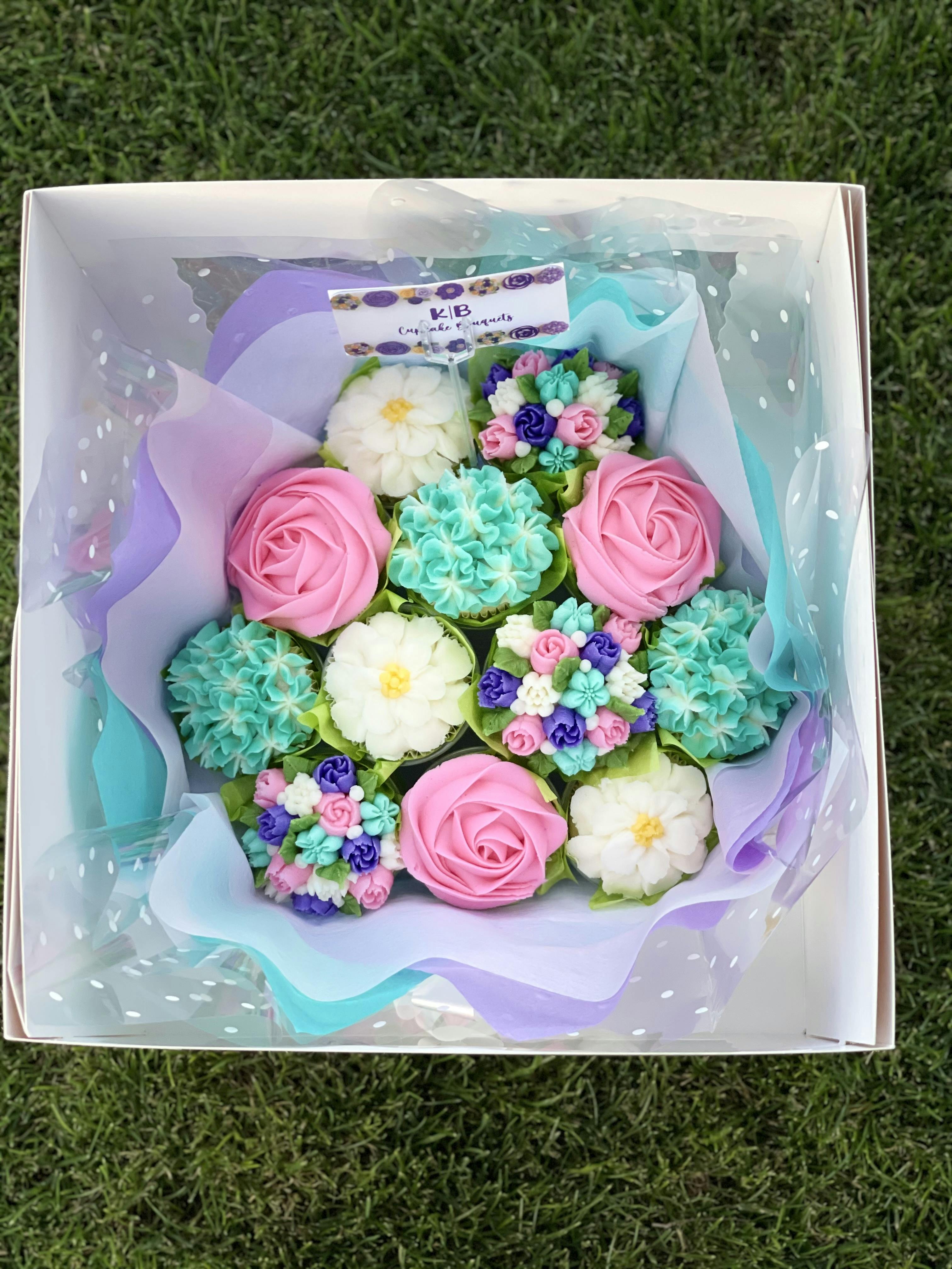12 Cupcake Bouquet 