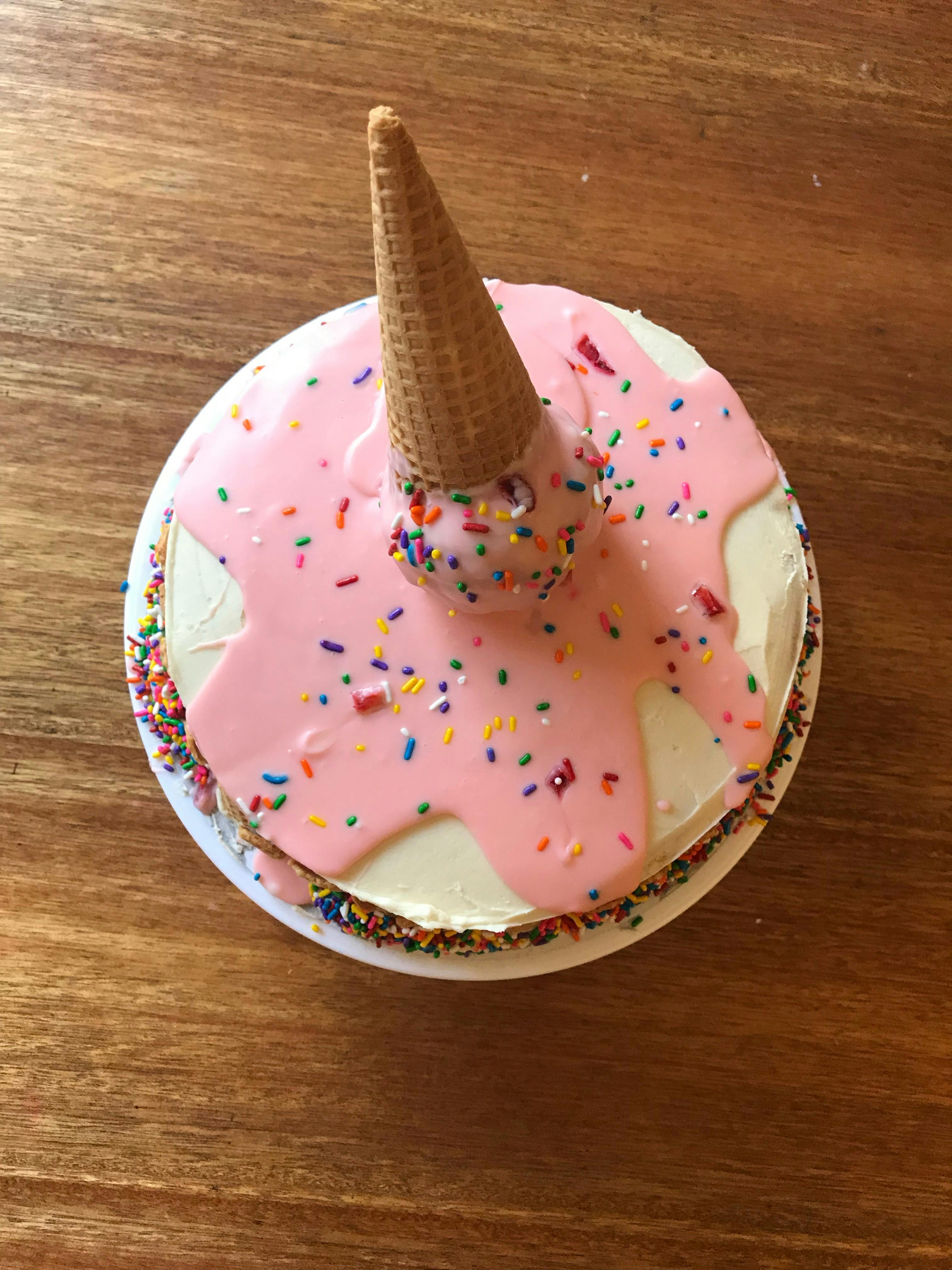 Make a wish Mini Cake & a dozen cupcakes 
