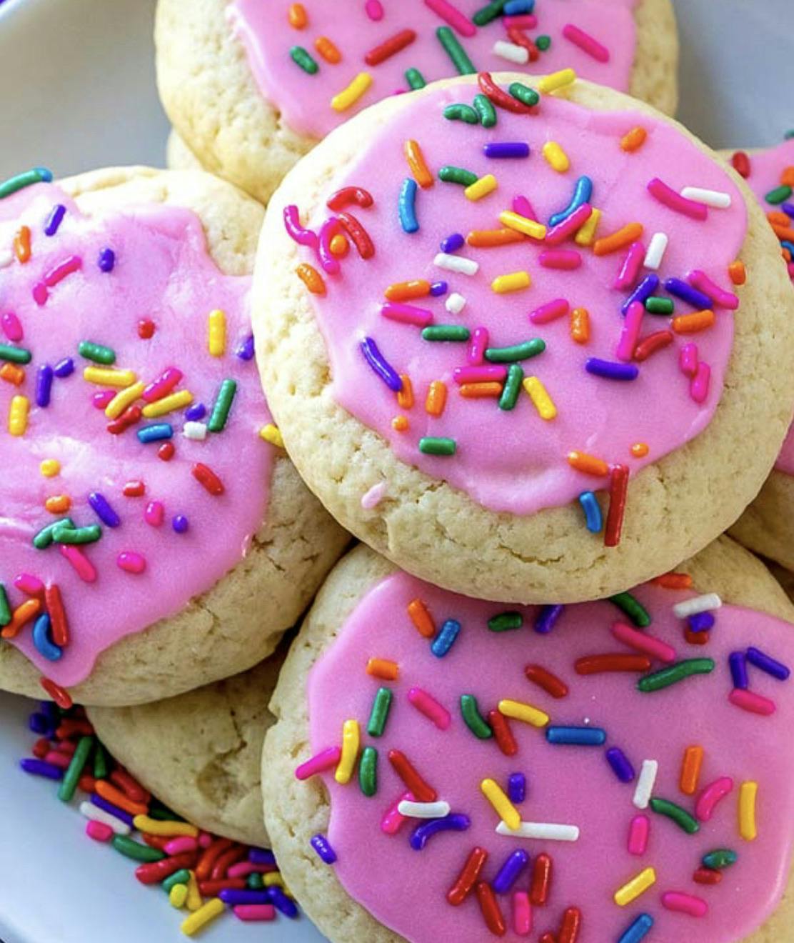 Sugar cookies with sprinkles 