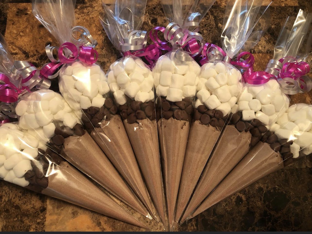 Set of 25 Hot Cocoa Favors w/chocolate chips