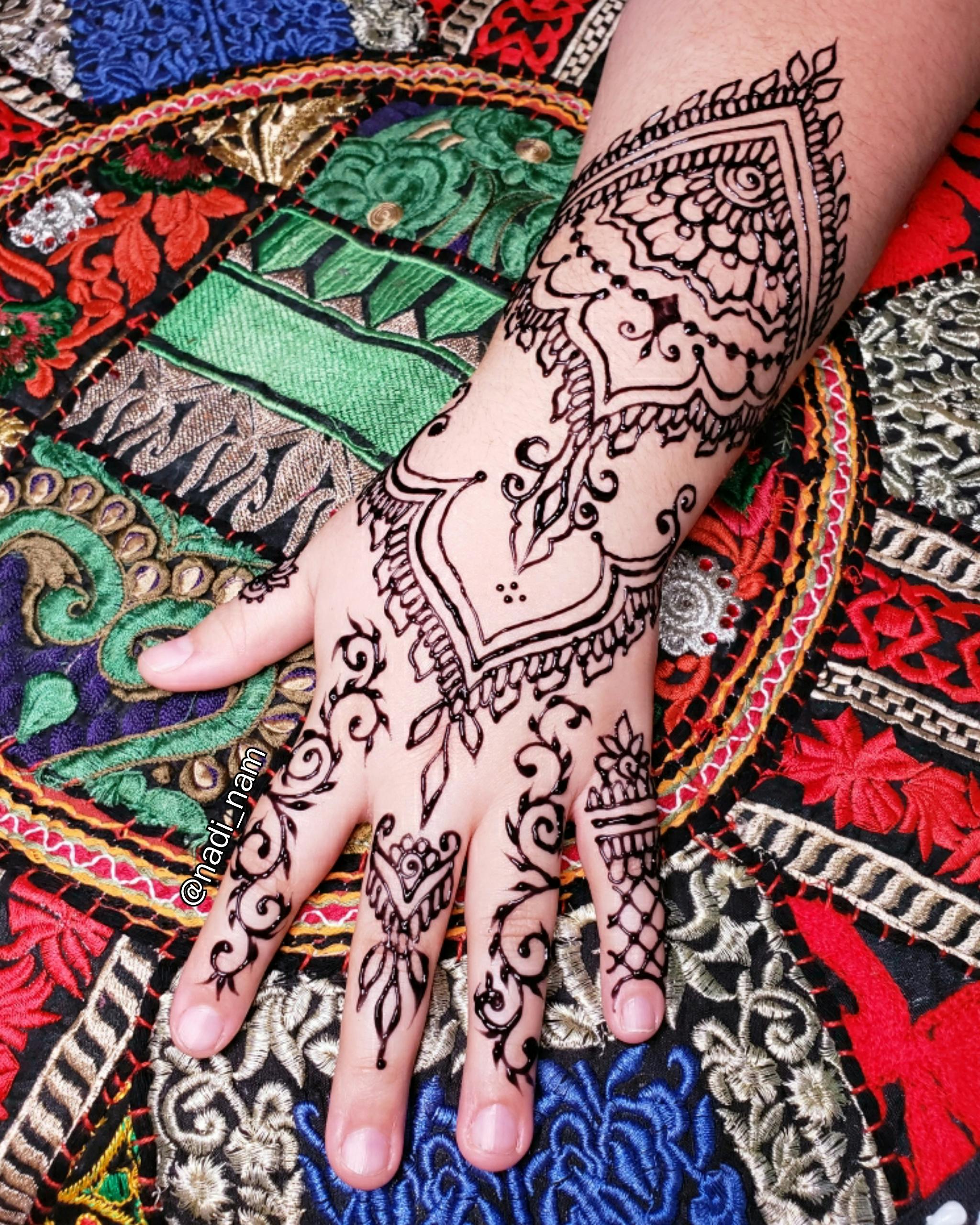 One Large Henna Design
