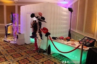 Enclosed LED PhotoBooth with Prints: 3 hours 