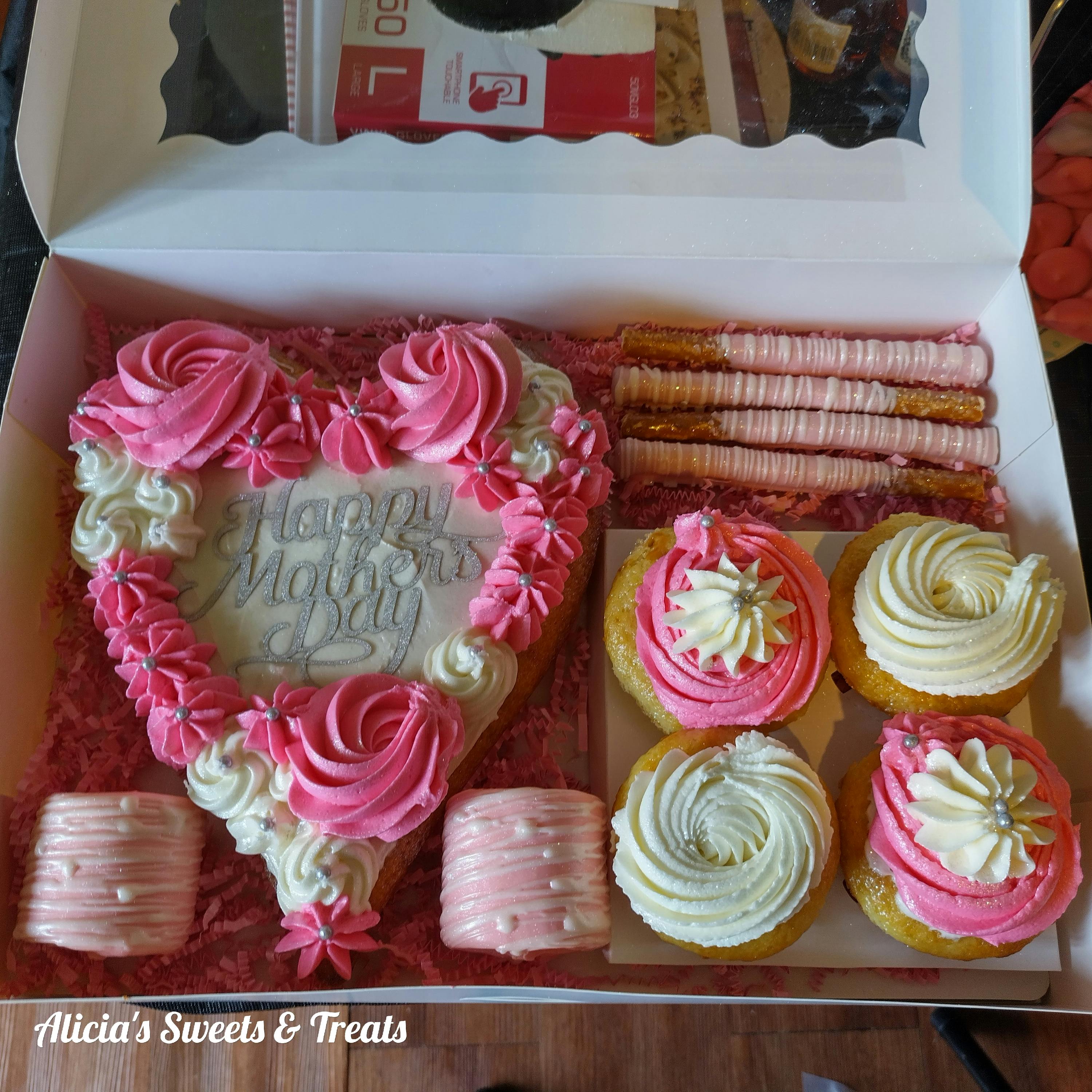 Heart Shaped Cake/Cupcake Boxes