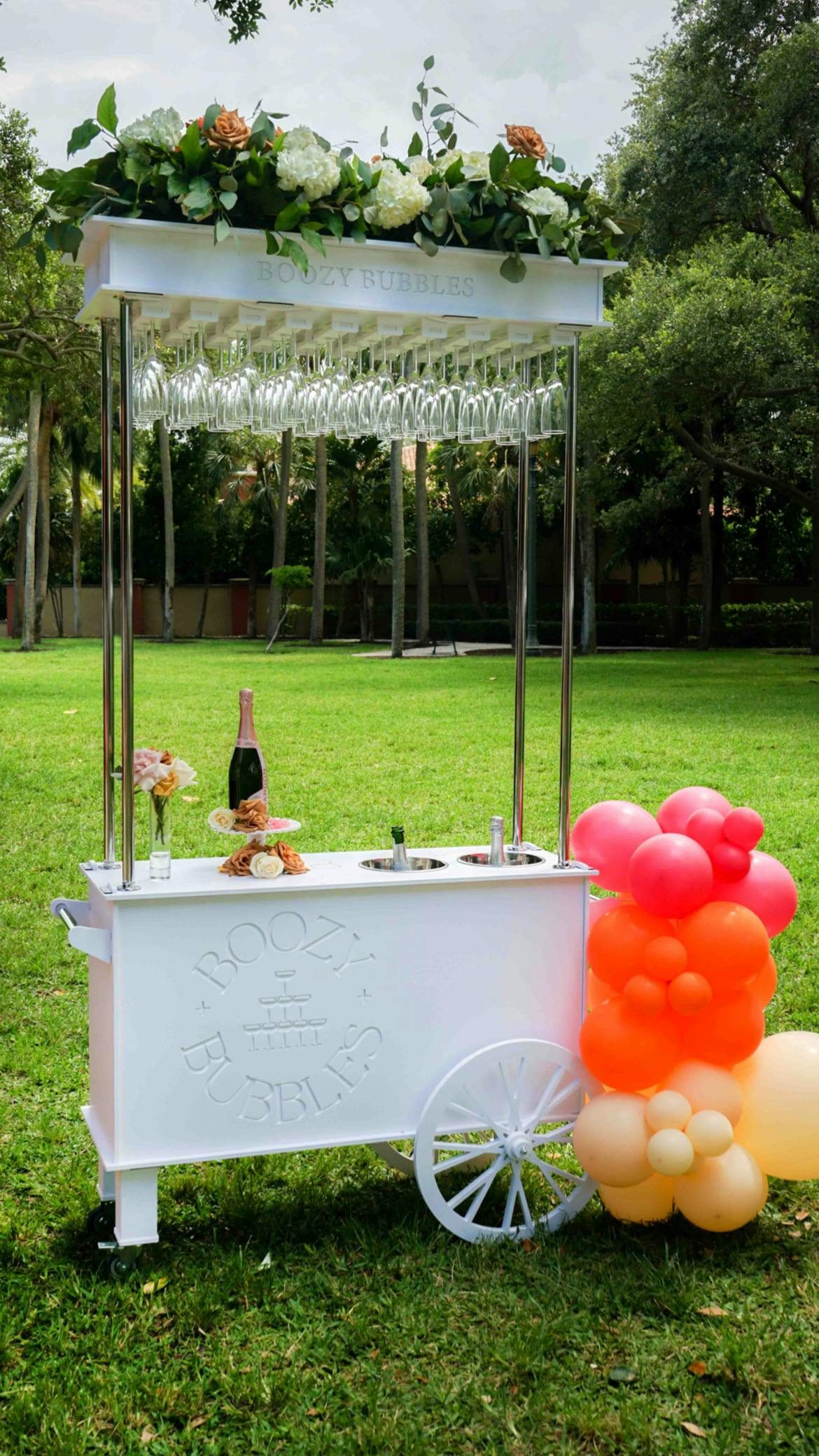 BOOZY BUBBLES CHAMPAGNE CART | 4-Hour Package
