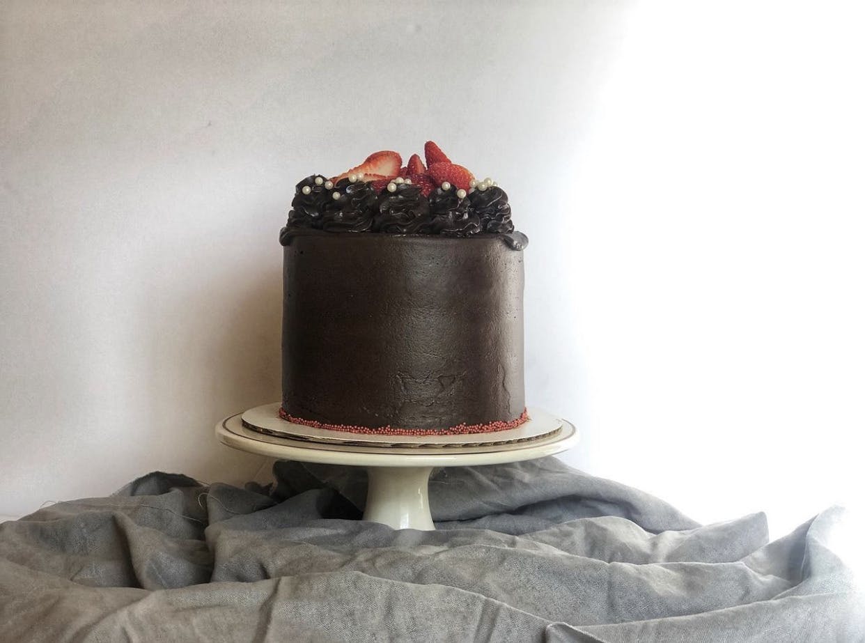 chocolate cake with chocolate ganache frosting 